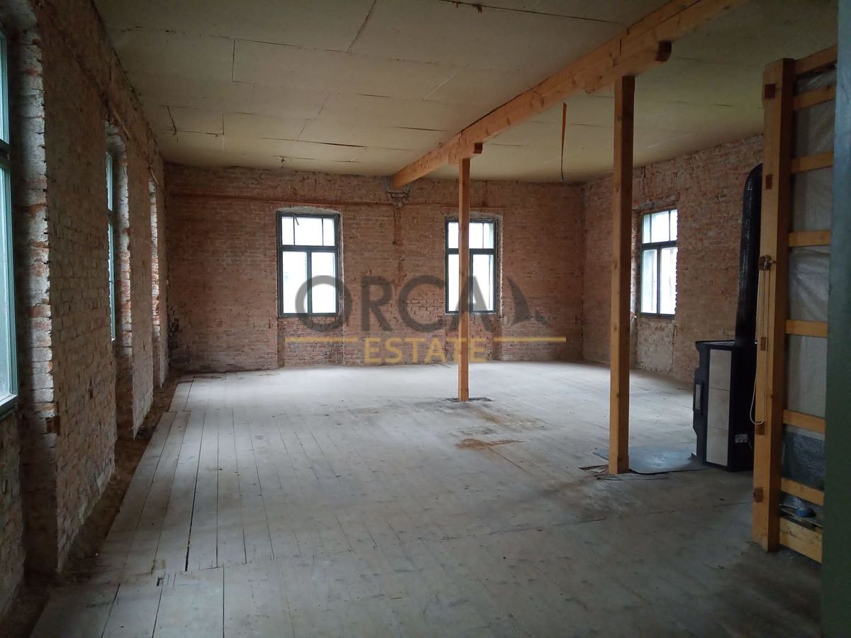 Prodej rodinného domu 340 m², pozemek 181 m² – fotografie 4