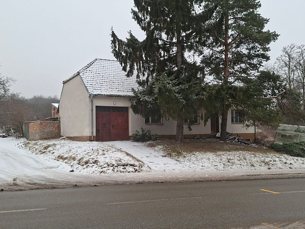 Prodej rodinného domu 158 m², pozemek 6169 m²