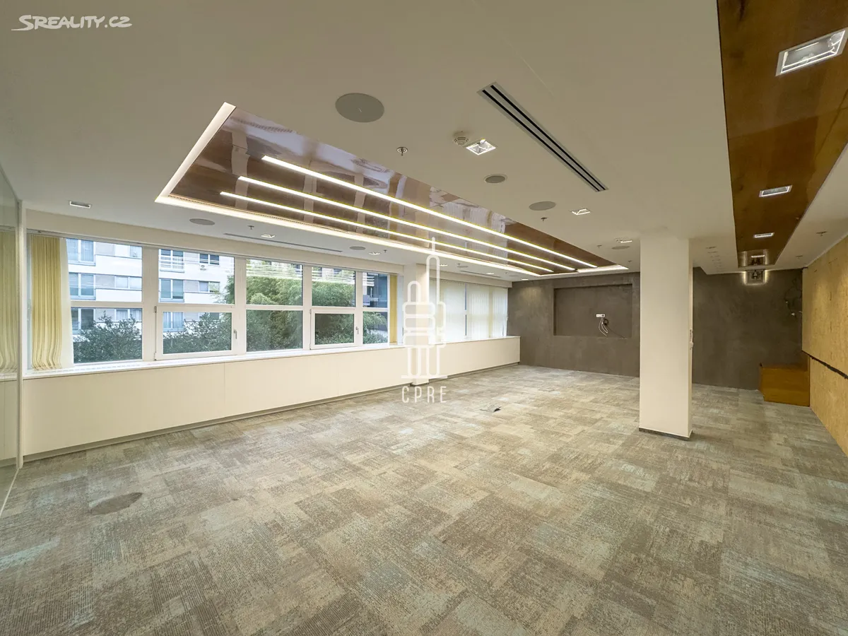 Pronájem kanceláře 494 m² – další
