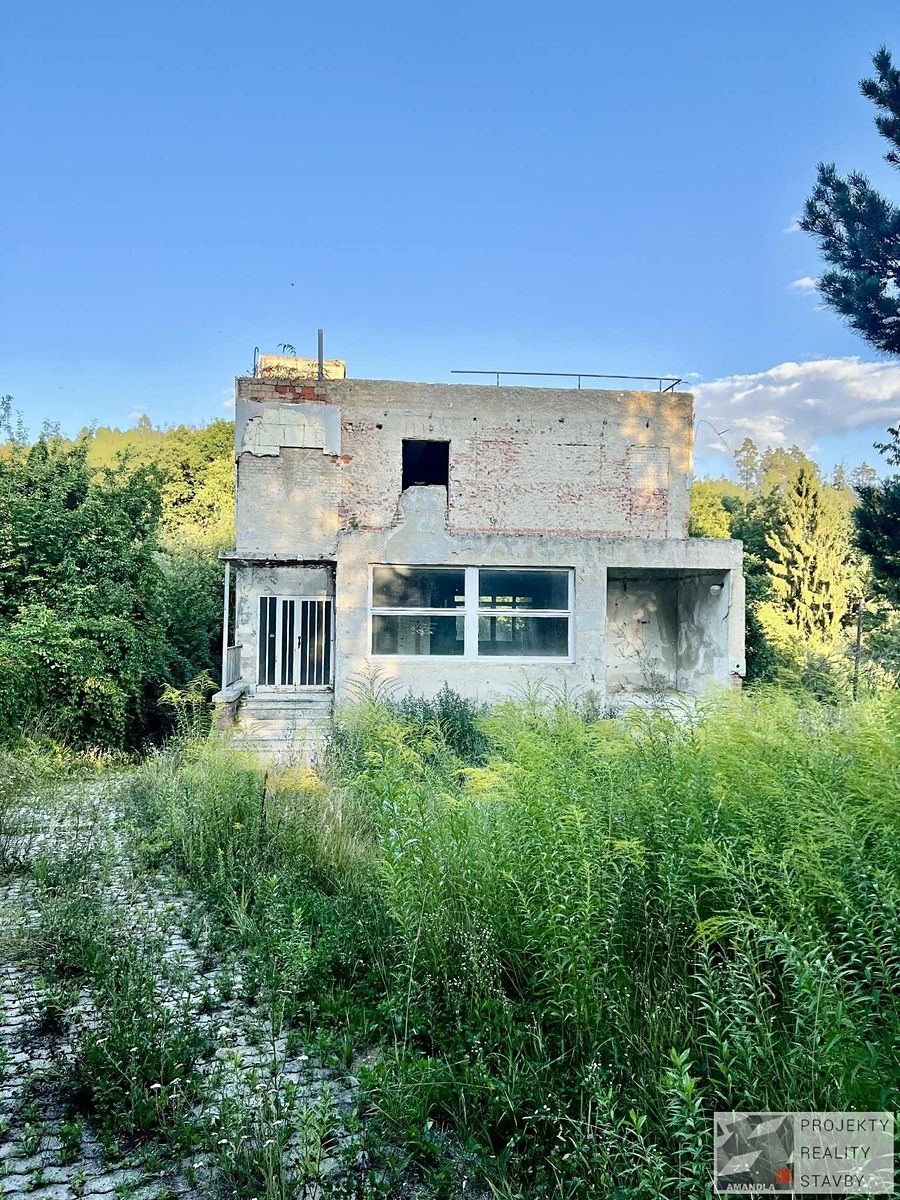 Prodej vily 650 m², pozemek 2052 m² – fotografie 2