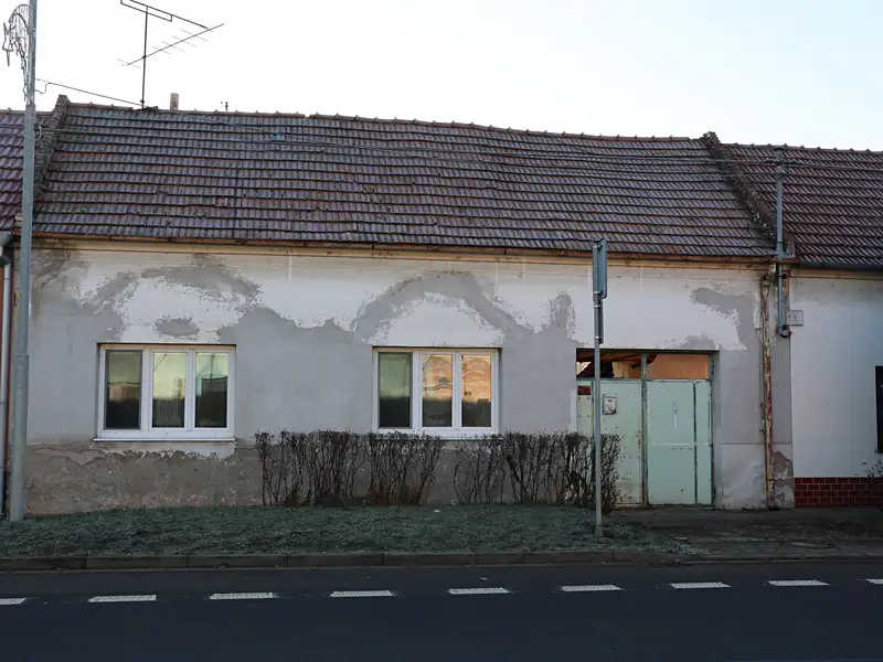 Prodej rodinného domu 105 m², pozemek 283 m², Uherský Ostroh – náhled fotky 2
