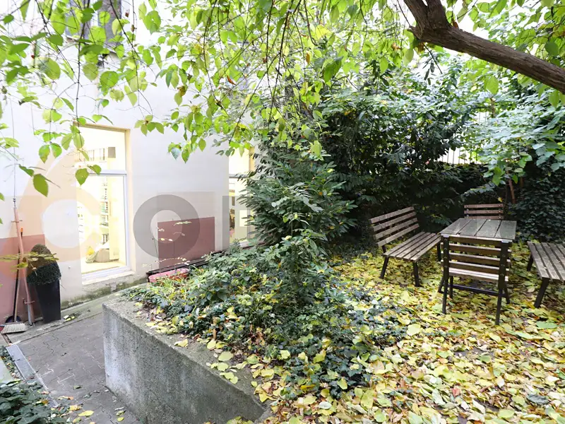 Prodej kanceláře 120 m², Praha – náhled fotky 2
