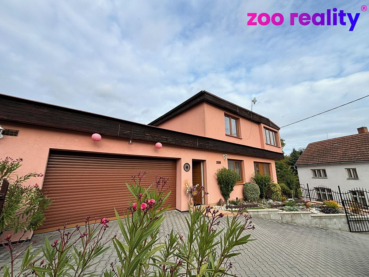 Prodej rodinného domu 275 m², pozemek 1388 m² – fotografie 3