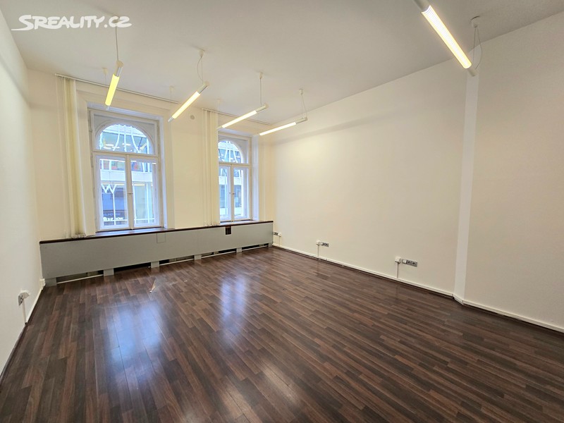 Pronájem kanceláře 64 m², Praha