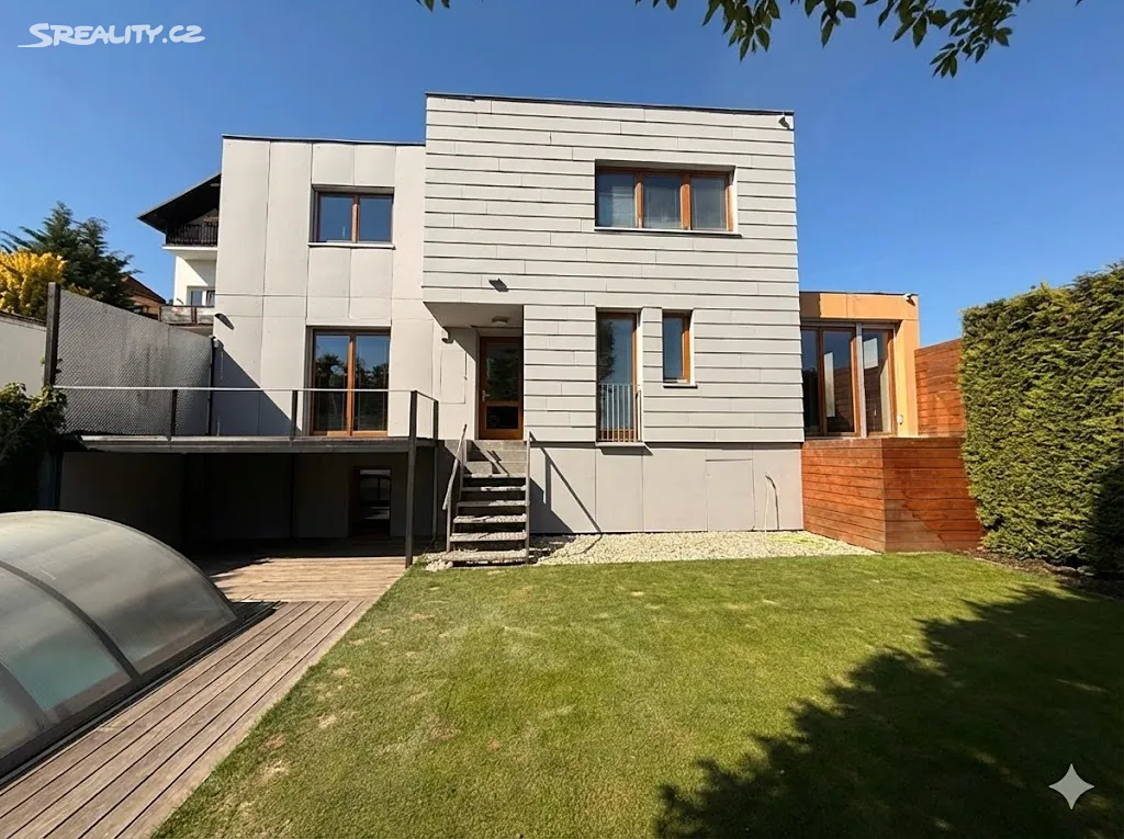 Prodej rodinného domu 200 m², pozemek 376 m², Sklenská