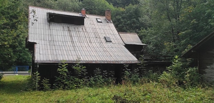 Haus zum Kauf, 380 m² (2 von 5)