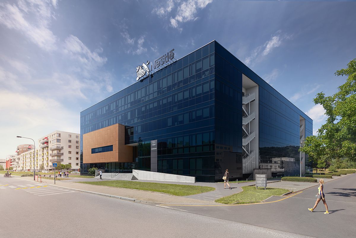 Pronájem kanceláře 740 m²