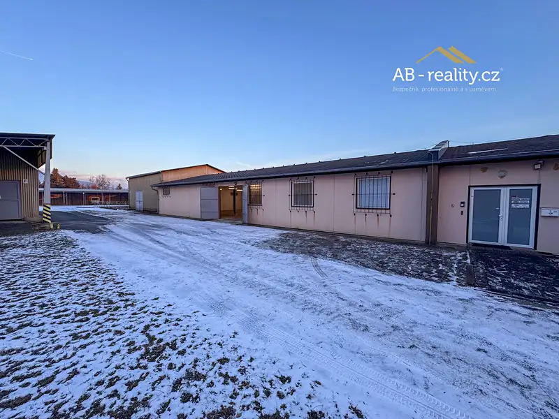 Pronájem skladového prostoru 274 m², Novosedlice – náhled fotky 2