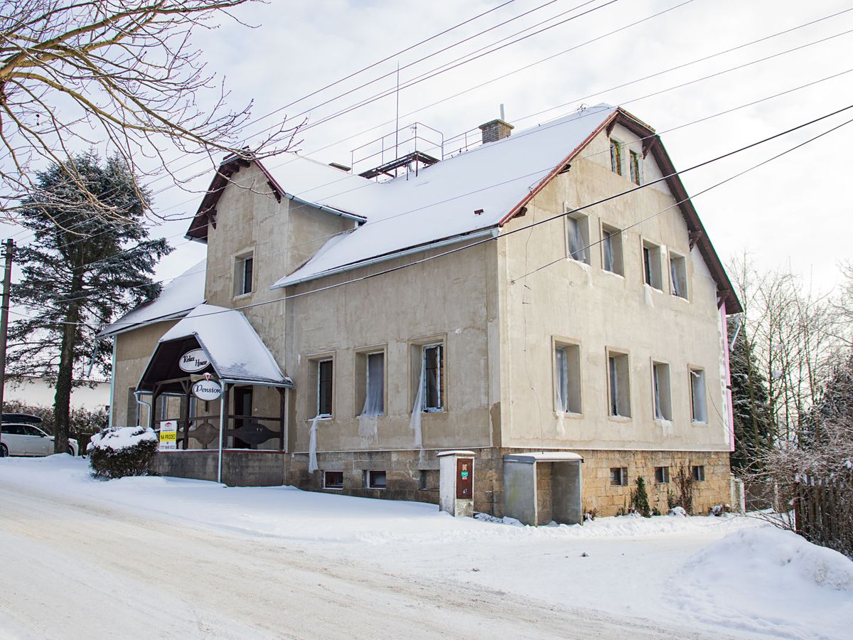 Prodej rodinného domu 1064 m², pozemek 2210 m²