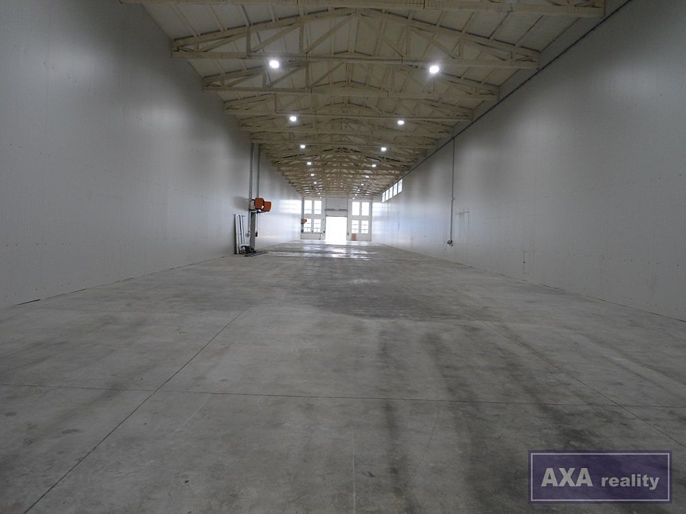 Pronájem skladového prostoru 2376 m² – fotografie 2