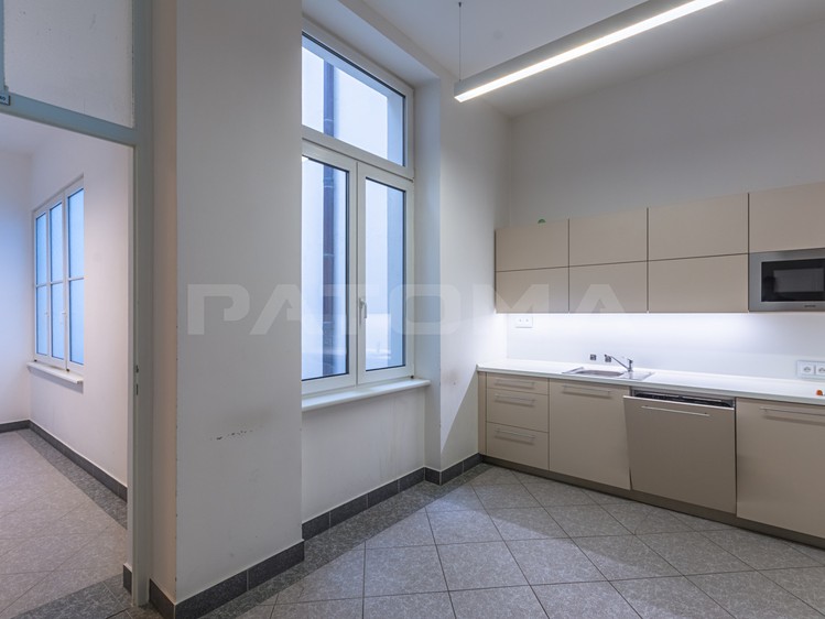 Комерційне приміщення в оренду, 131 м² (13 з 14)