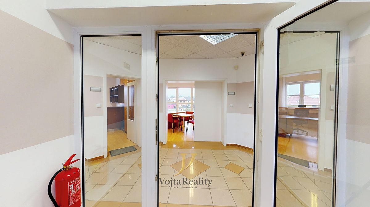 Pronájem kanceláře 195 m² – fotografie 4