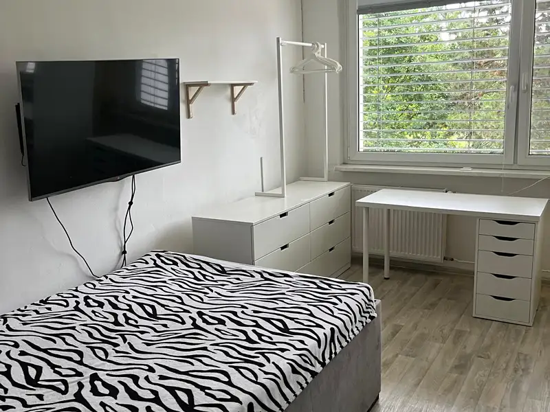 Pronájem bytu pokoje 14 m², Praha – náhled fotky 1