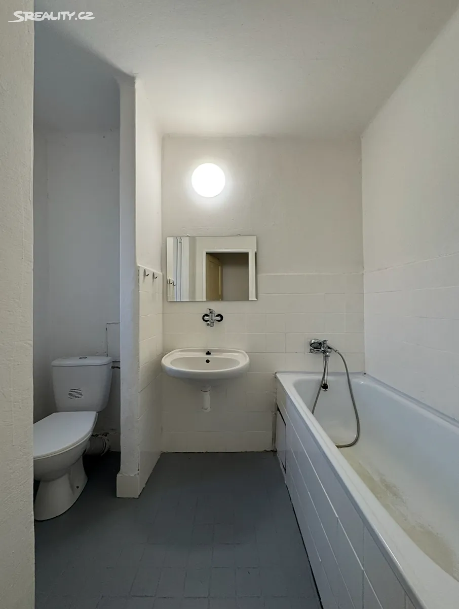 Pronájem bytu 2+1 55 m² – pohled 4