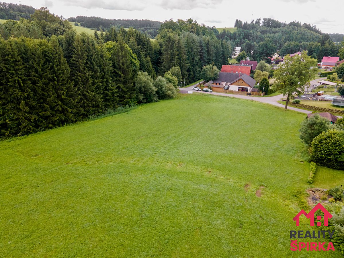 Prodej stavebního pozemku 3299 m²
