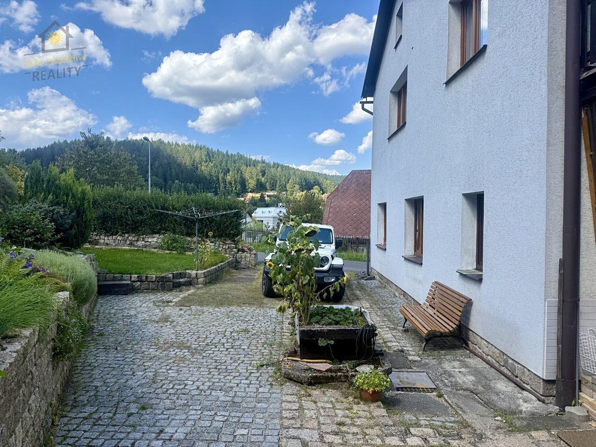 Prodej rodinného domu 195 m², pozemek 615 m² – fotografie 4
