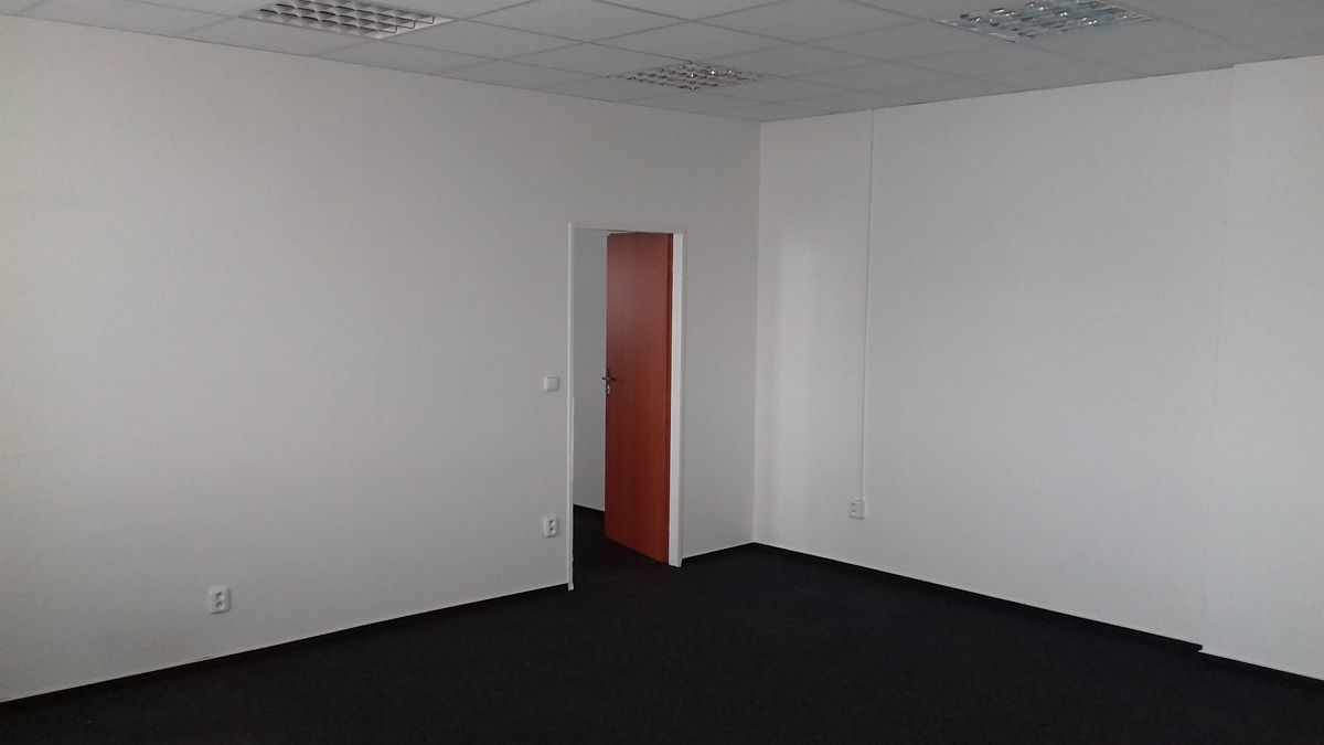Pronájem kanceláře 150 m² – fotografie 2