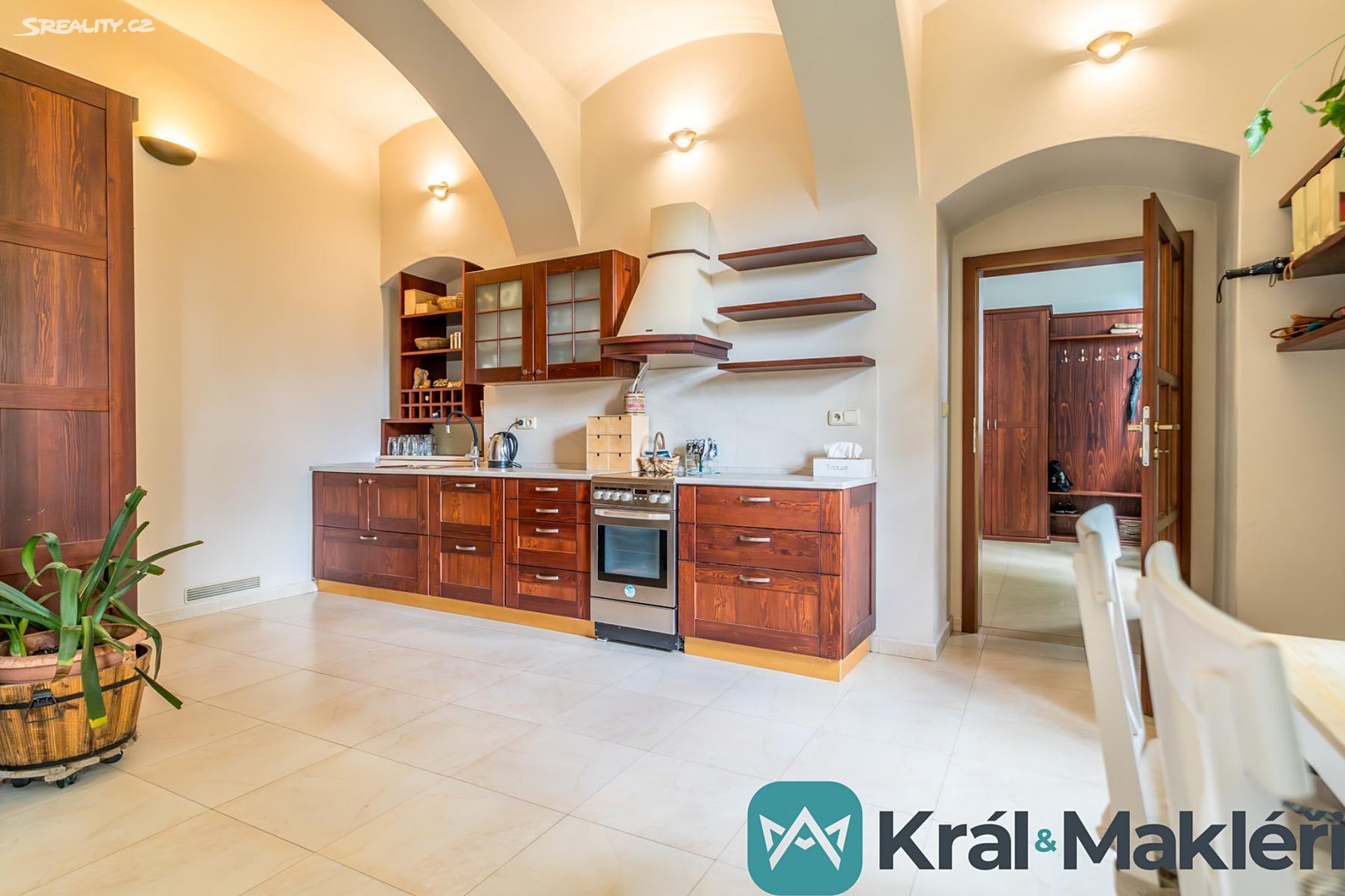 Prodej  vily 242 m², pozemek 1 167 m² – pohled 5