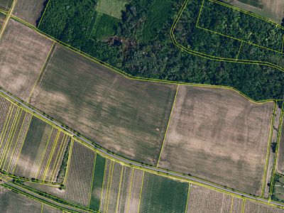Prodej pole 122305 m²