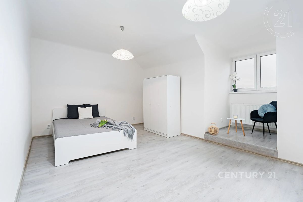 Pronájem bytu pokoje 18 m²