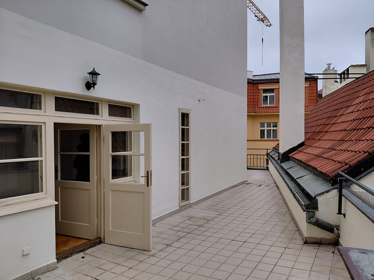 Pronájem bytu 1+kk 114 m² – fotografie 5