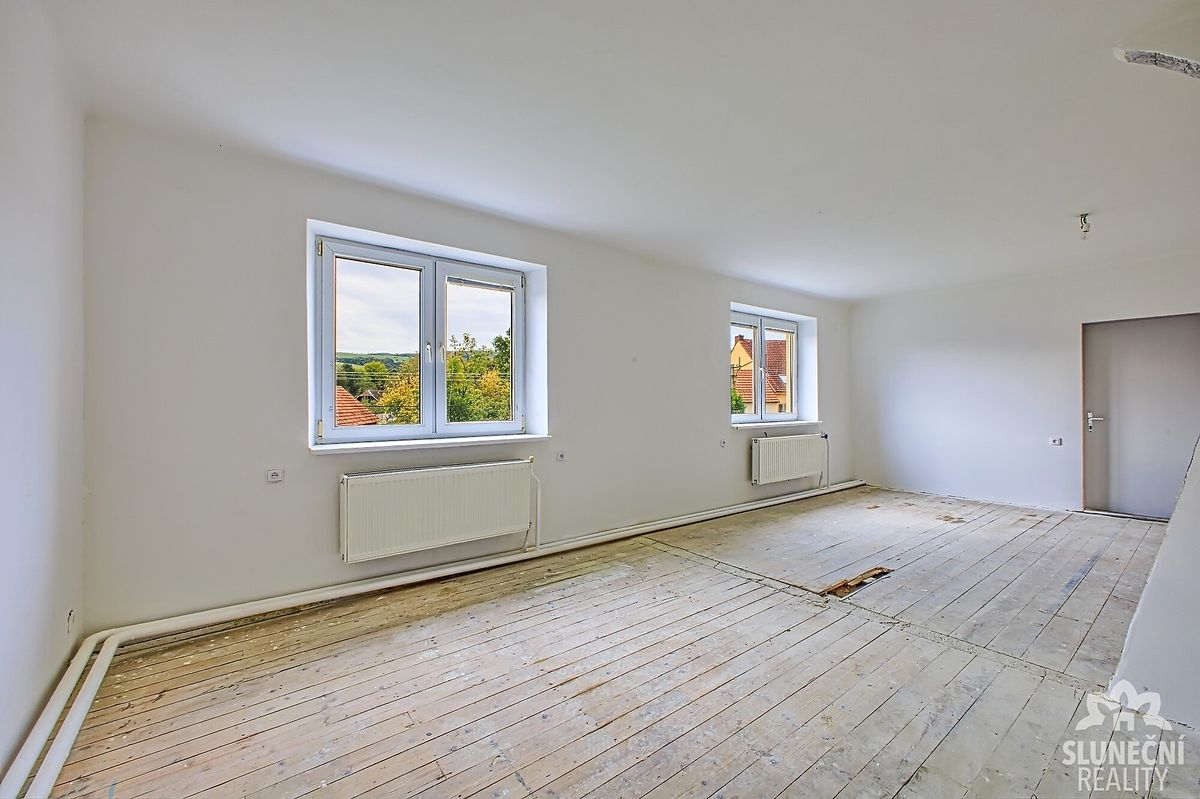 Prodej rodinného domu 247 m², pozemek 391 m² – fotografie 5
