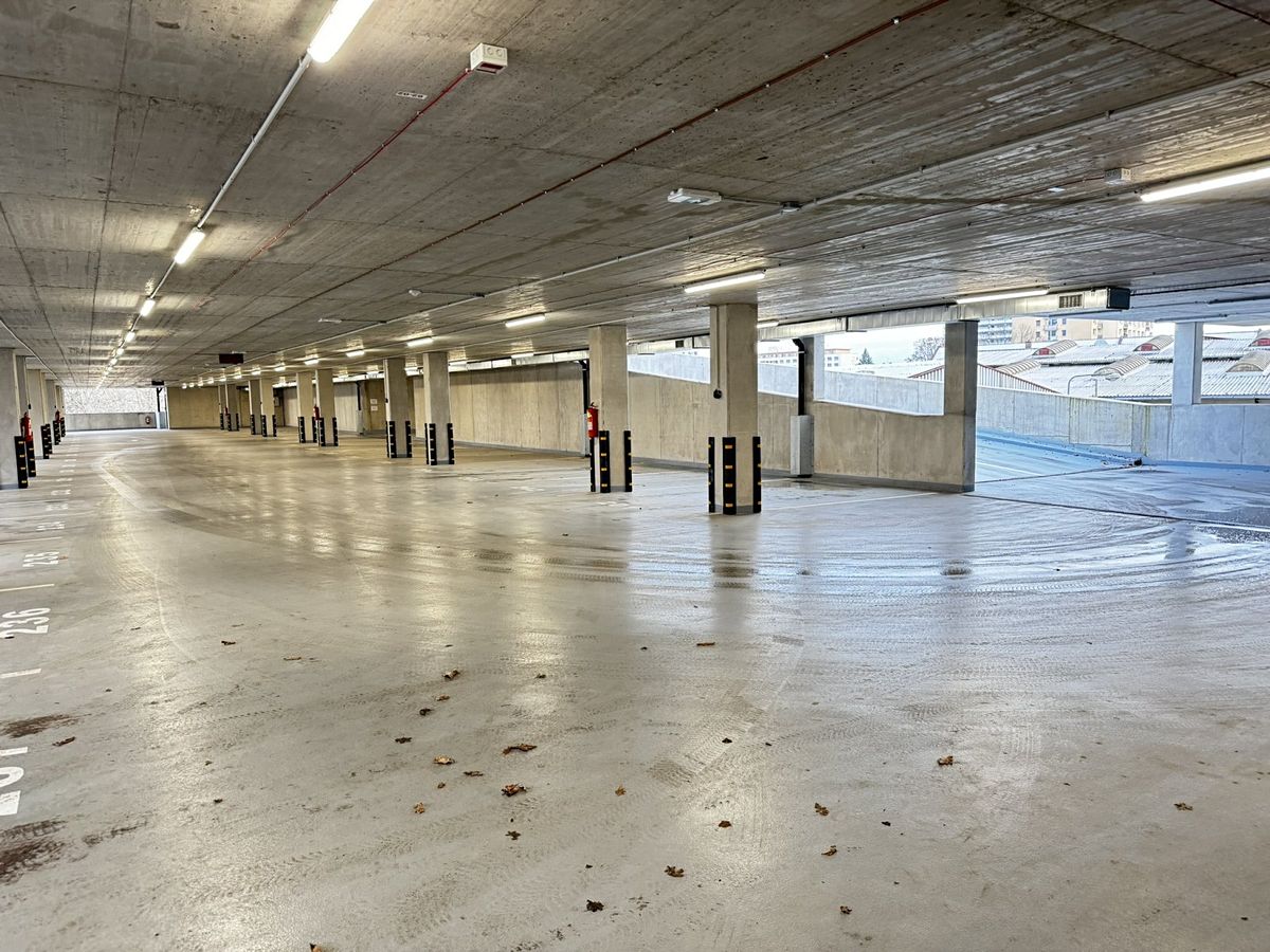 Pronájem garážového stání 16 m² – fotografie 2