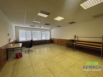 Pronájem kanceláře 350 m²