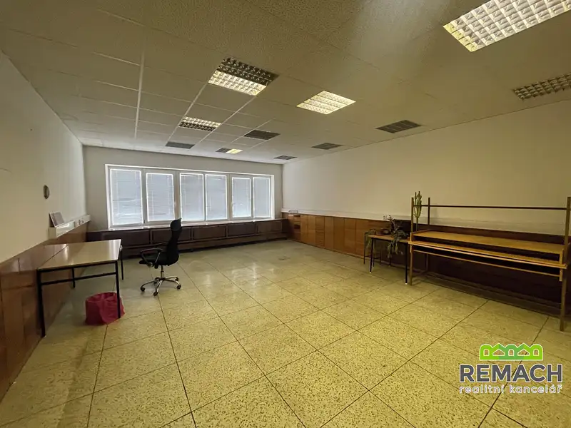 Pronájem kanceláře 350 m², Uherský Brod – náhled fotky 1