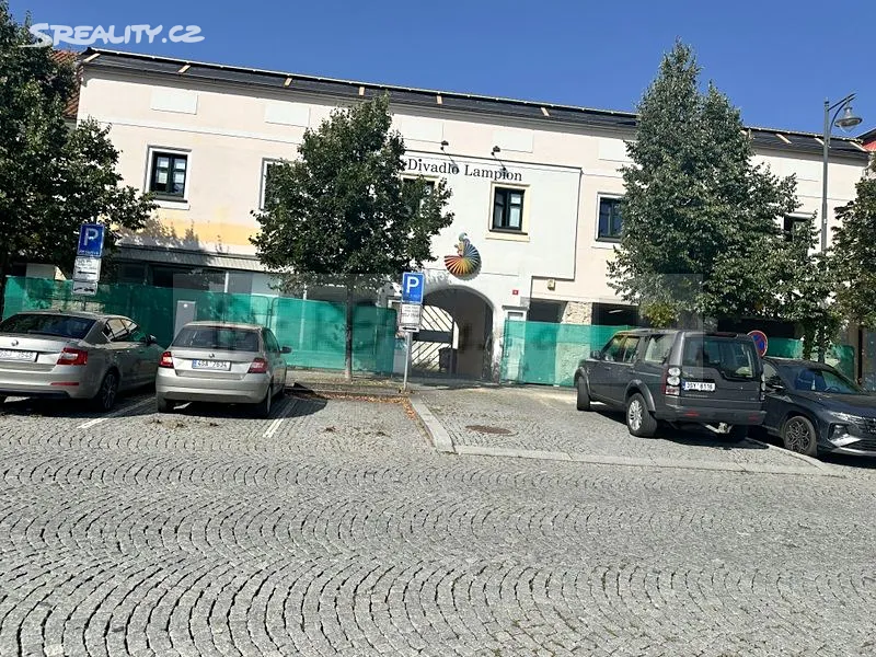 Pronájem obchodního prostoru 136 m², Kladno