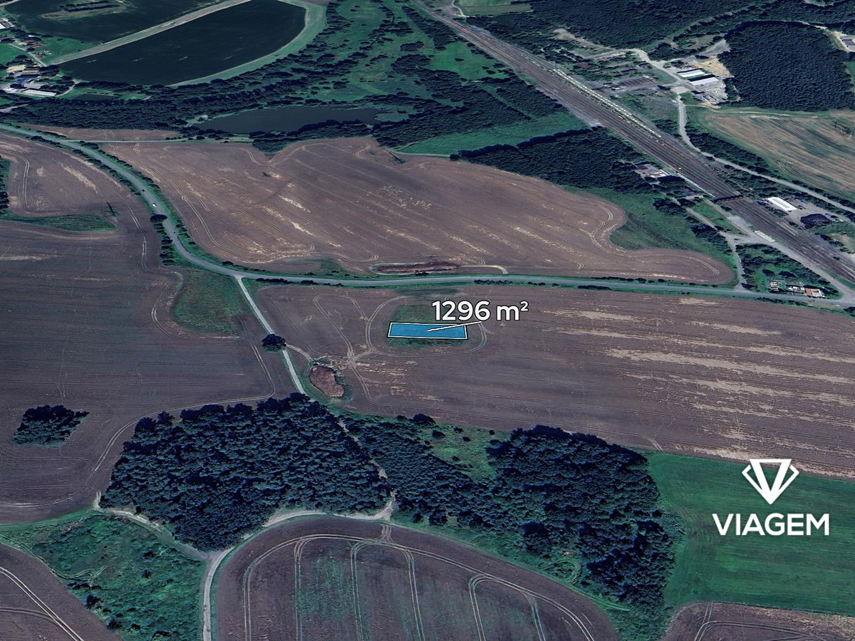 Prodej pole 1296 m²