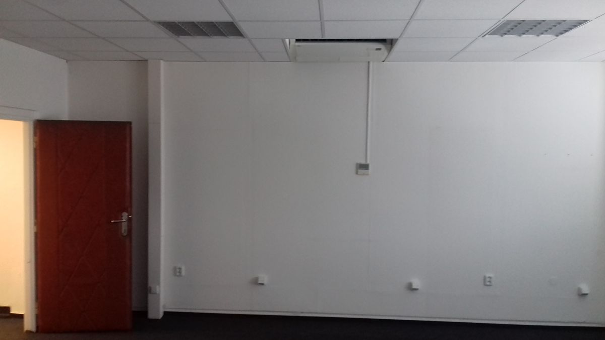 Pronájem kanceláře 150 m² – fotografie 3