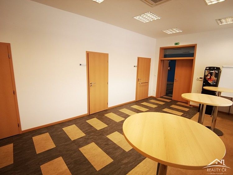 Комерційне приміщення в оренду, 320 м² (6 з 9)