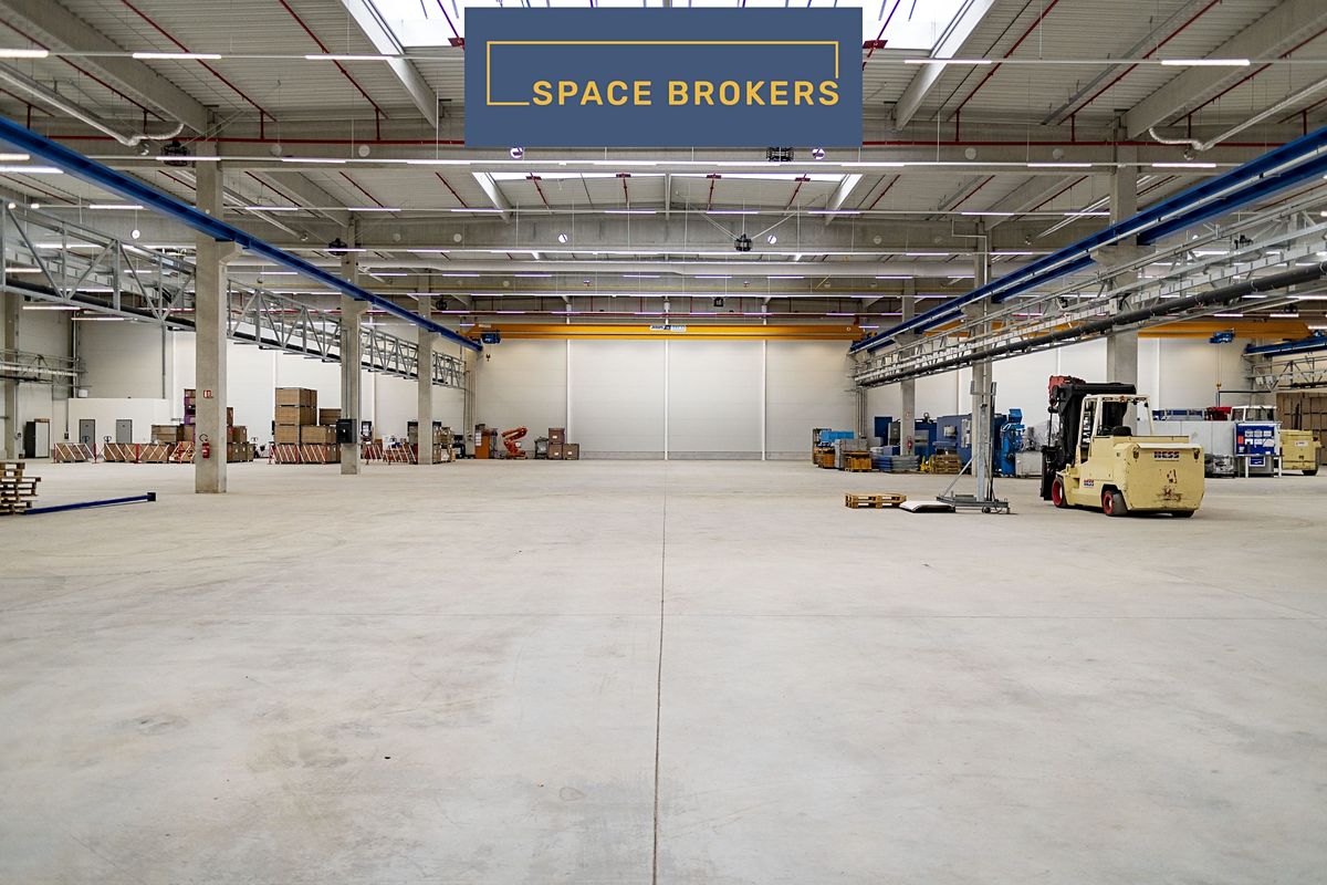 Pronájem skladového prostoru 14000 m² – fotografie 4