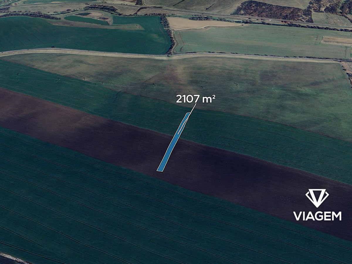 Prodej pole 2107 m²