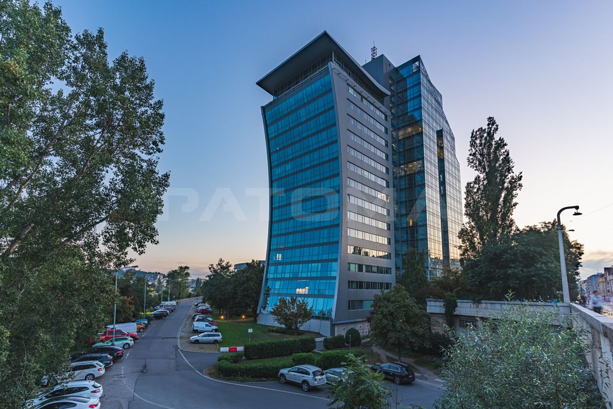 Pronájem obchodního prostoru 291 m²