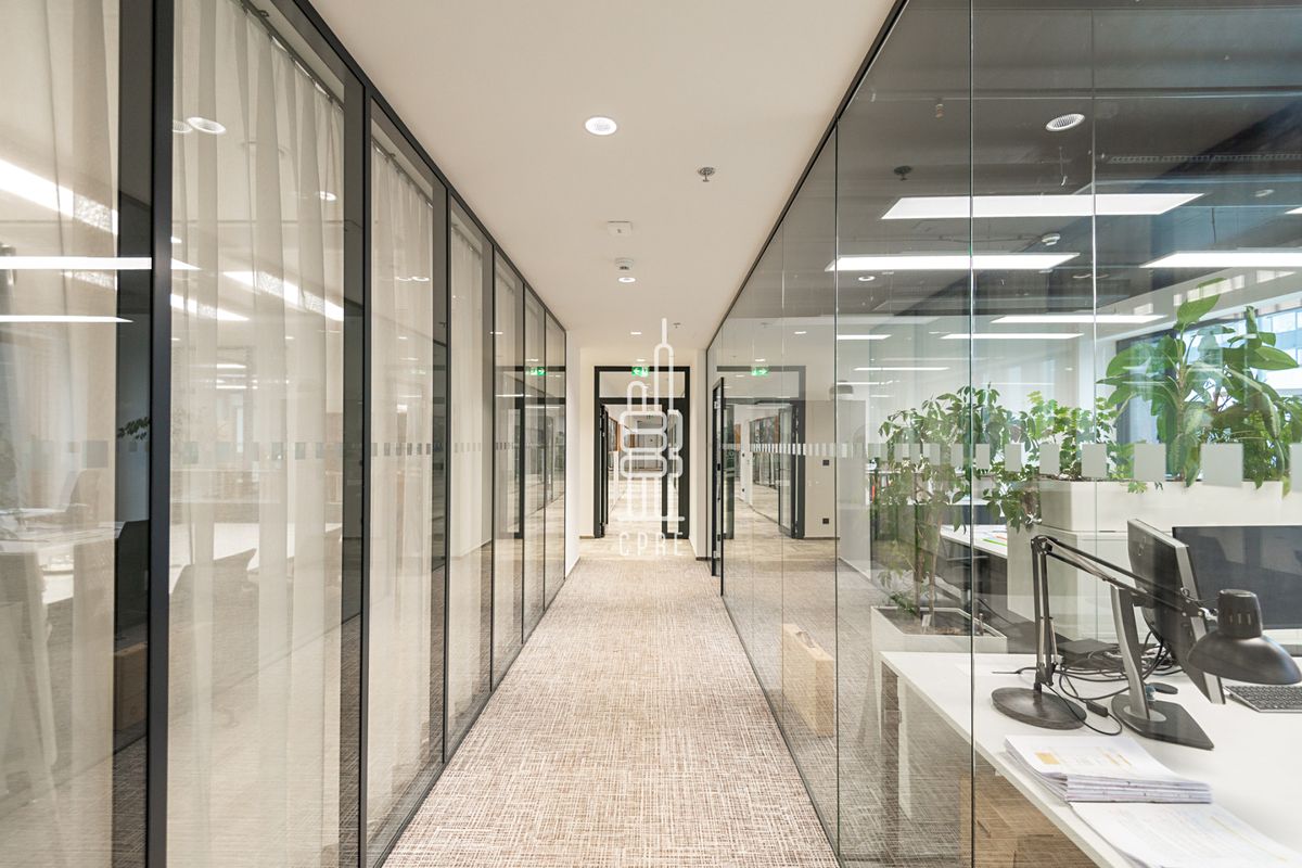 Pronájem kanceláře 1281 m² – fotografie 2