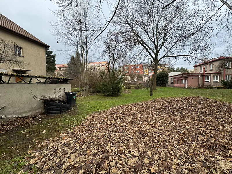 Prodej stavebního pozemku 591 m², Praha – náhled fotky 2