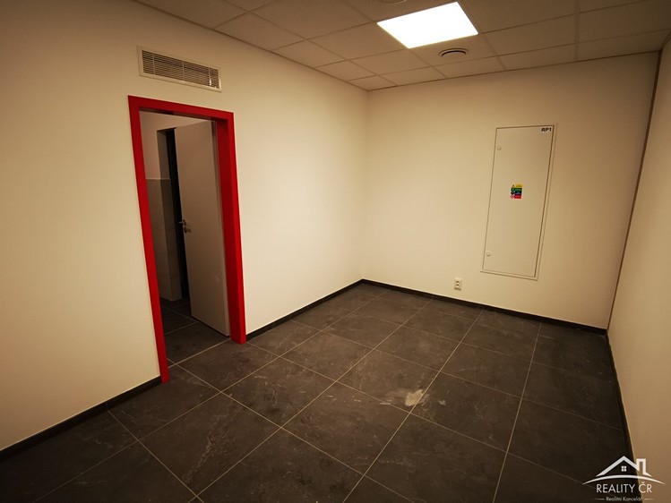 Комерційне приміщення в оренду, 1 094 м² (15 з 15)
