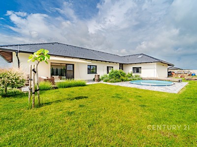 Prodej  rodinného domu 417 m², pozemek 1 139 m² — photo 2