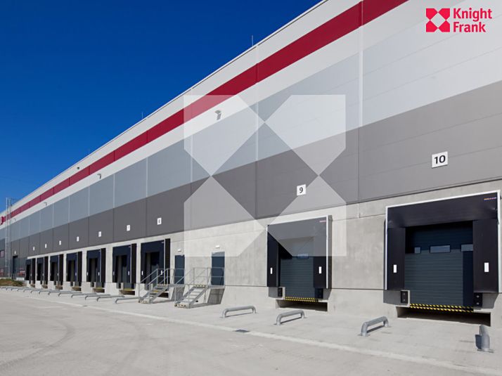 Pronájem skladového prostoru 3200 m² – fotografie 3