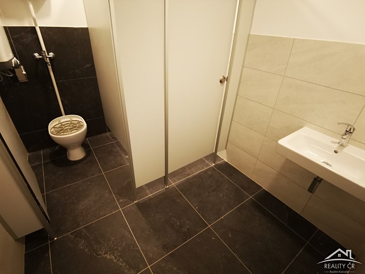 Комерційне приміщення в оренду, 1 094 м² (12 з 15)