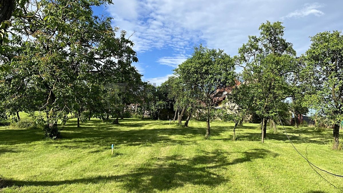 Prodej stavebního pozemku 490 m² – fotografie 2