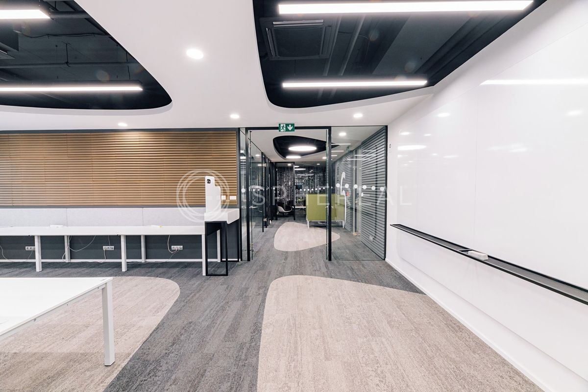 Pronájem kanceláře 860 m² – fotografie 2