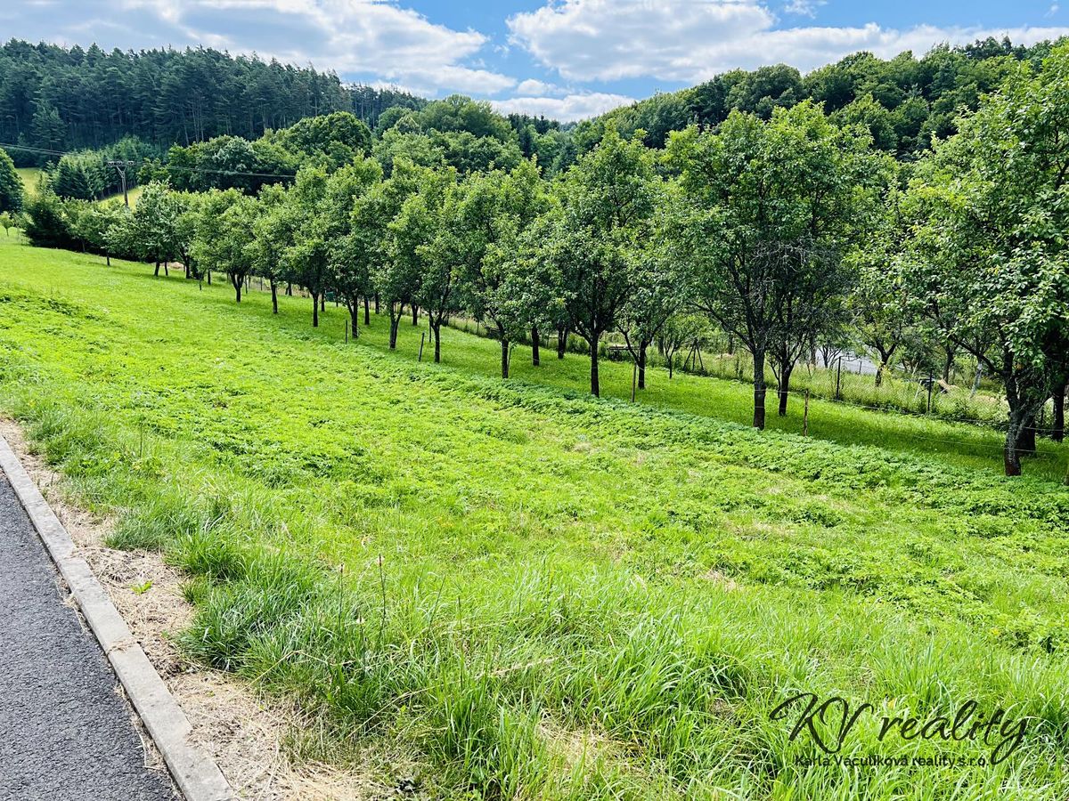 Prodej stavebního pozemku 668 m² – fotografie 2