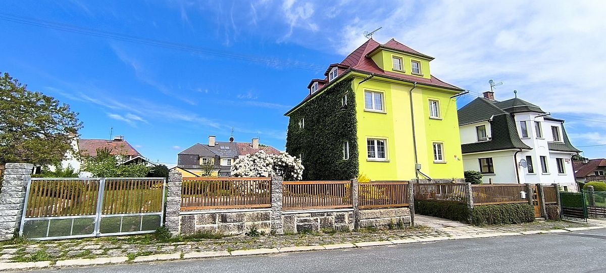 Prodej vícegeneračního domu 330 m², pozemek 870 m² – fotografie 3