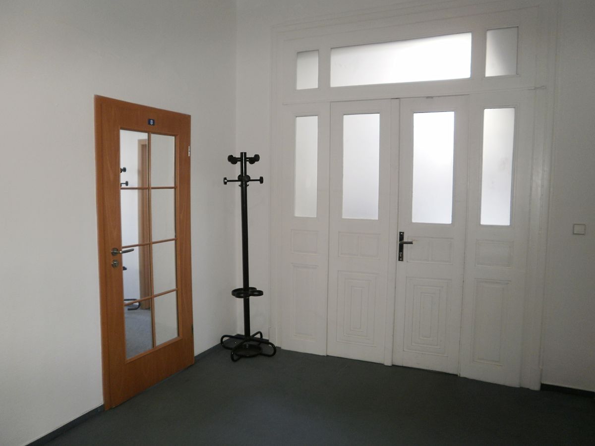 Pronájem kanceláře 295 m² – fotografie 5