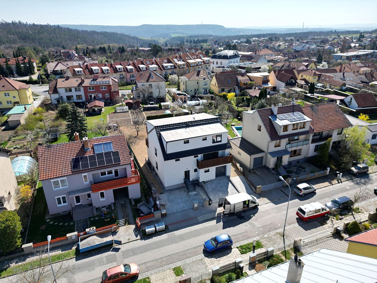 Prodej garáže 30 m² – fotografie 3