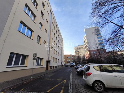 Prodej bytu 1+kk 14 m² (Jednopodlažní)