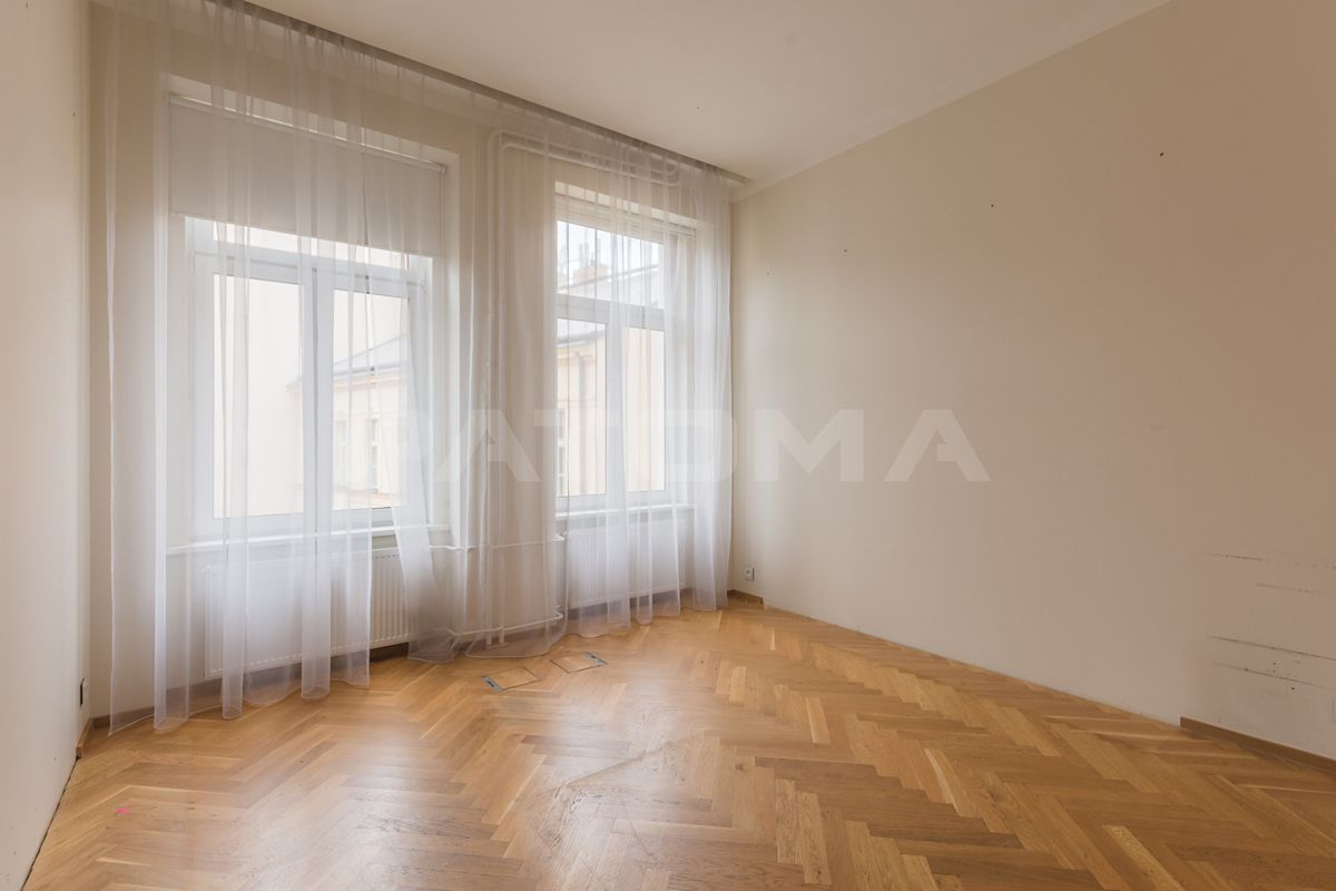 Pronájem kanceláře 161 m² – fotografie 2